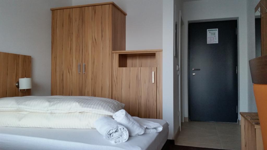 Aparthotel Schaefer Boardinghouse à Gröbenzell Extérieur photo