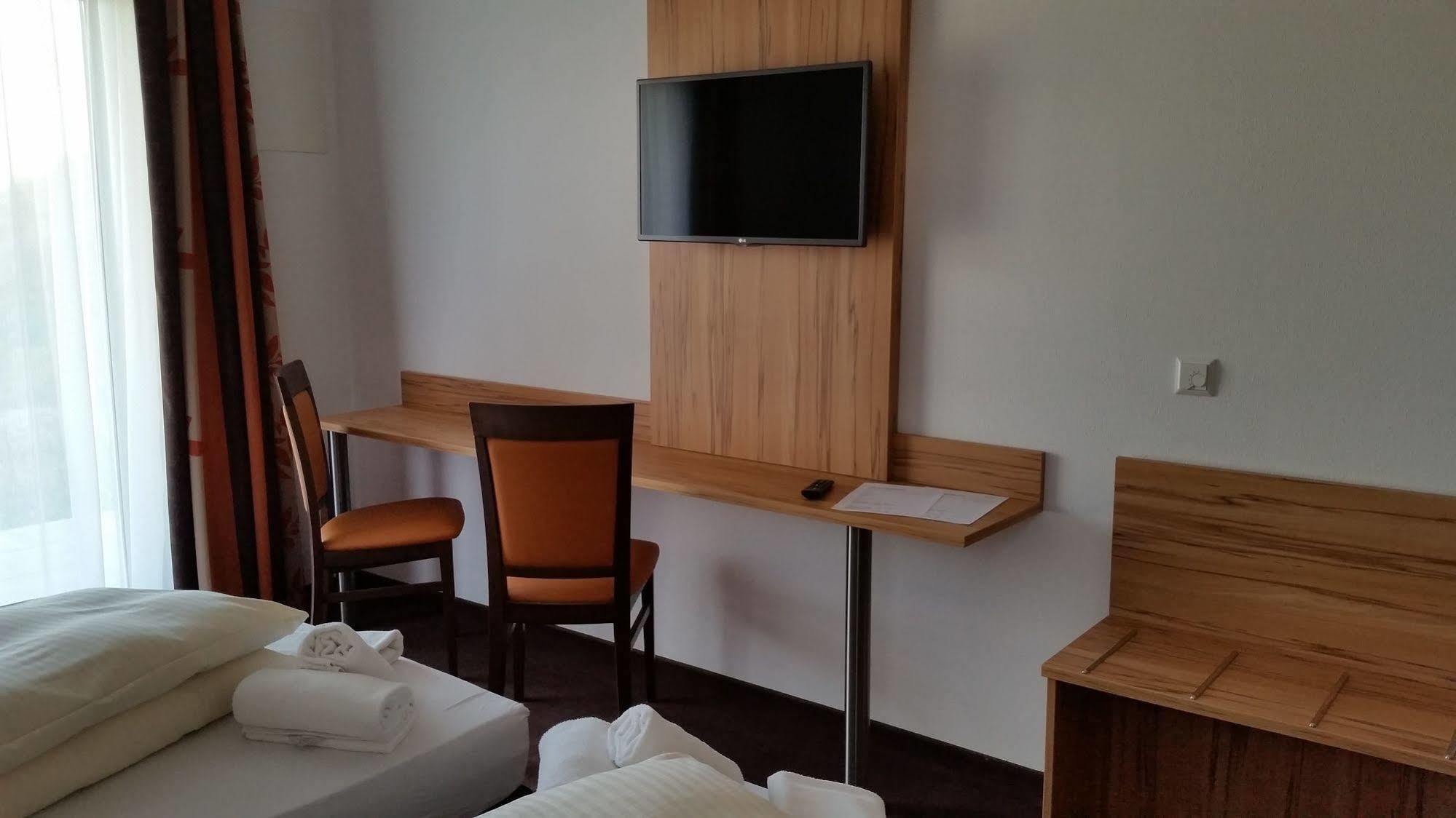 Aparthotel Schaefer Boardinghouse à Gröbenzell Extérieur photo